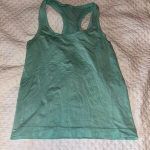 Lululemon Swiftly Tech tank